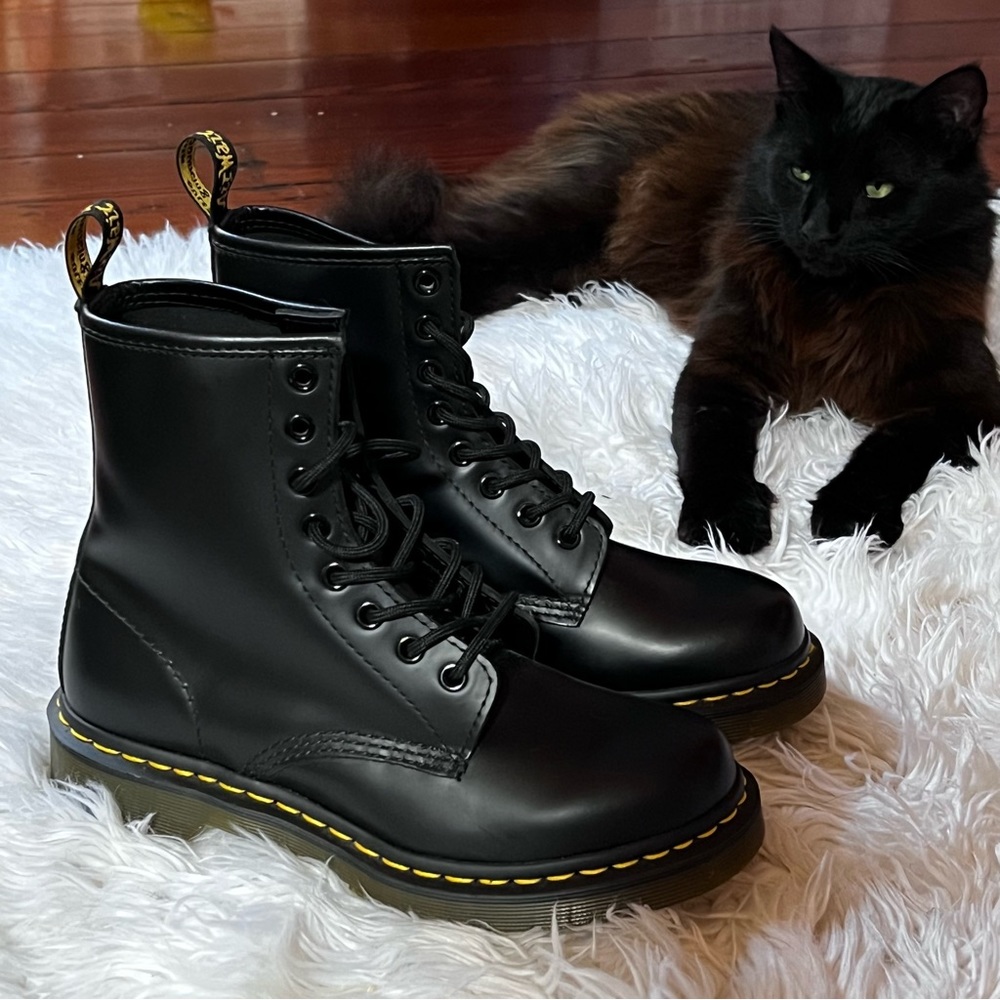 NWOT Dr. Martens OG 1460 Black Combat Boots Size 7
